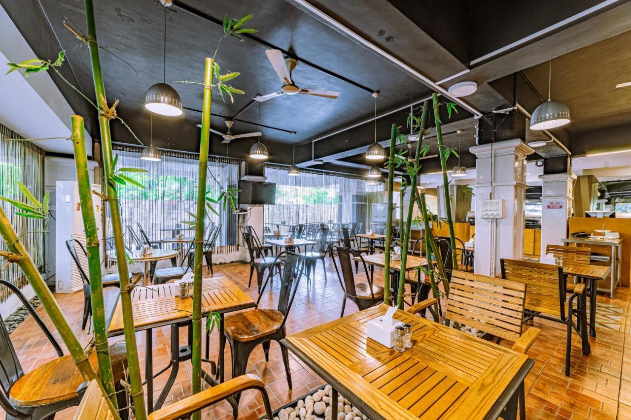 Hotel Athome , Whitefields, Kondapur Hajdarabad Zewnętrze zdjęcie