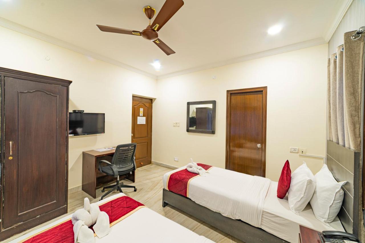 Hotel Athome , Whitefields, Kondapur Hajdarabad Zewnętrze zdjęcie